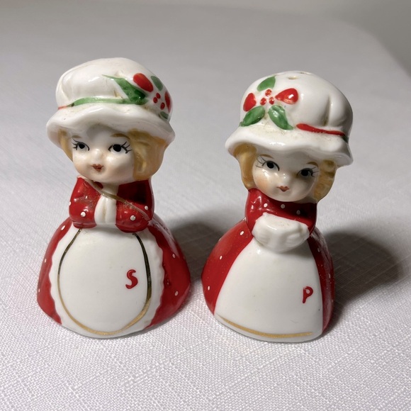 Vintage Christmas Girl Elf Pixie Gnome Salt Pepper Shakers Napco Kitschy Brinn’s - Picture 1 of 4